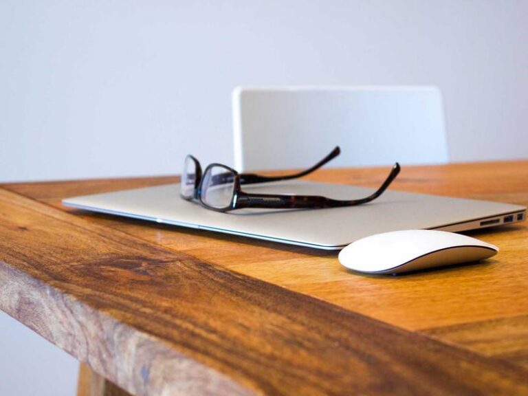 The Best Desk Size for a Small Apartment Home Office in 2026: A Review